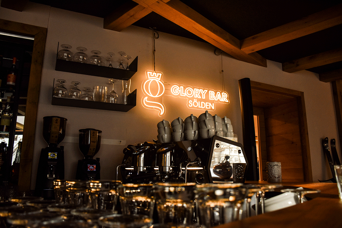Glanz & Glory Hotel
