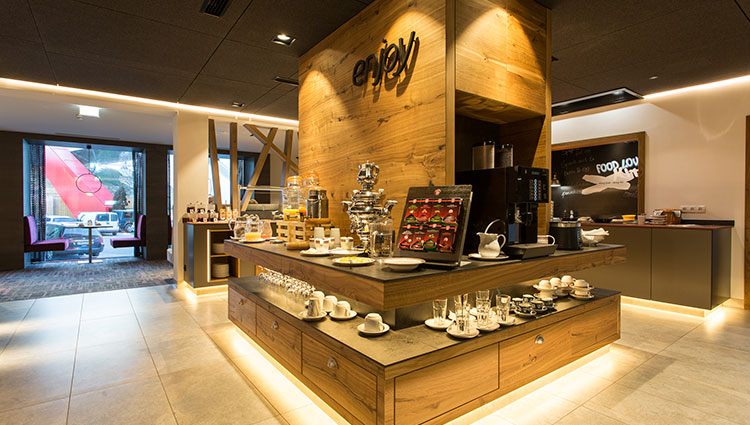 Glanz & Glory Hotel