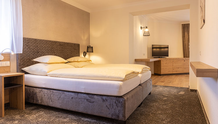 Glanz & Glory Hotel