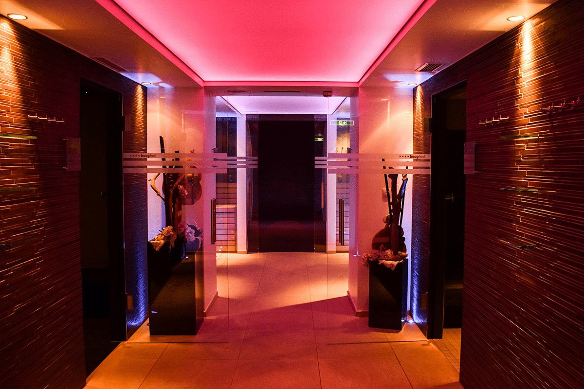 Glanz & Glory Hotel