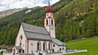 Kaplaneikirche Mariahilf und Friedhof